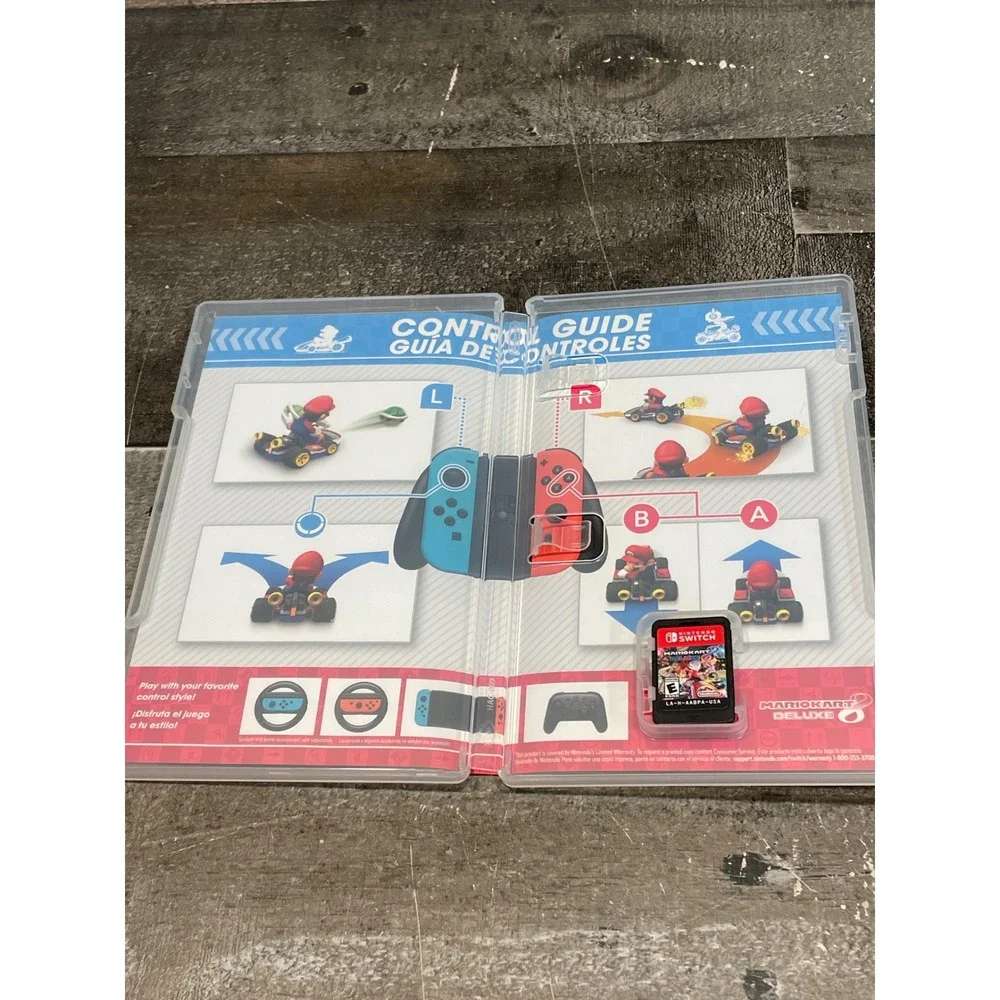 Mario Kart 8 Deluxe Nintendo Switch Physical Game HAC-P-AABPA Original Case